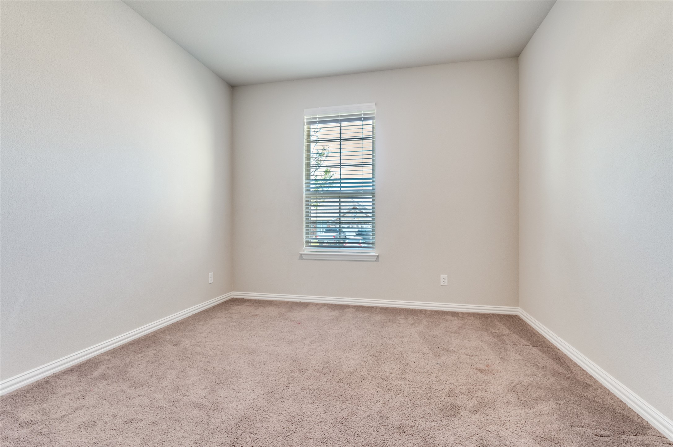 807 Woodcrest Drive Ennis TX 75119