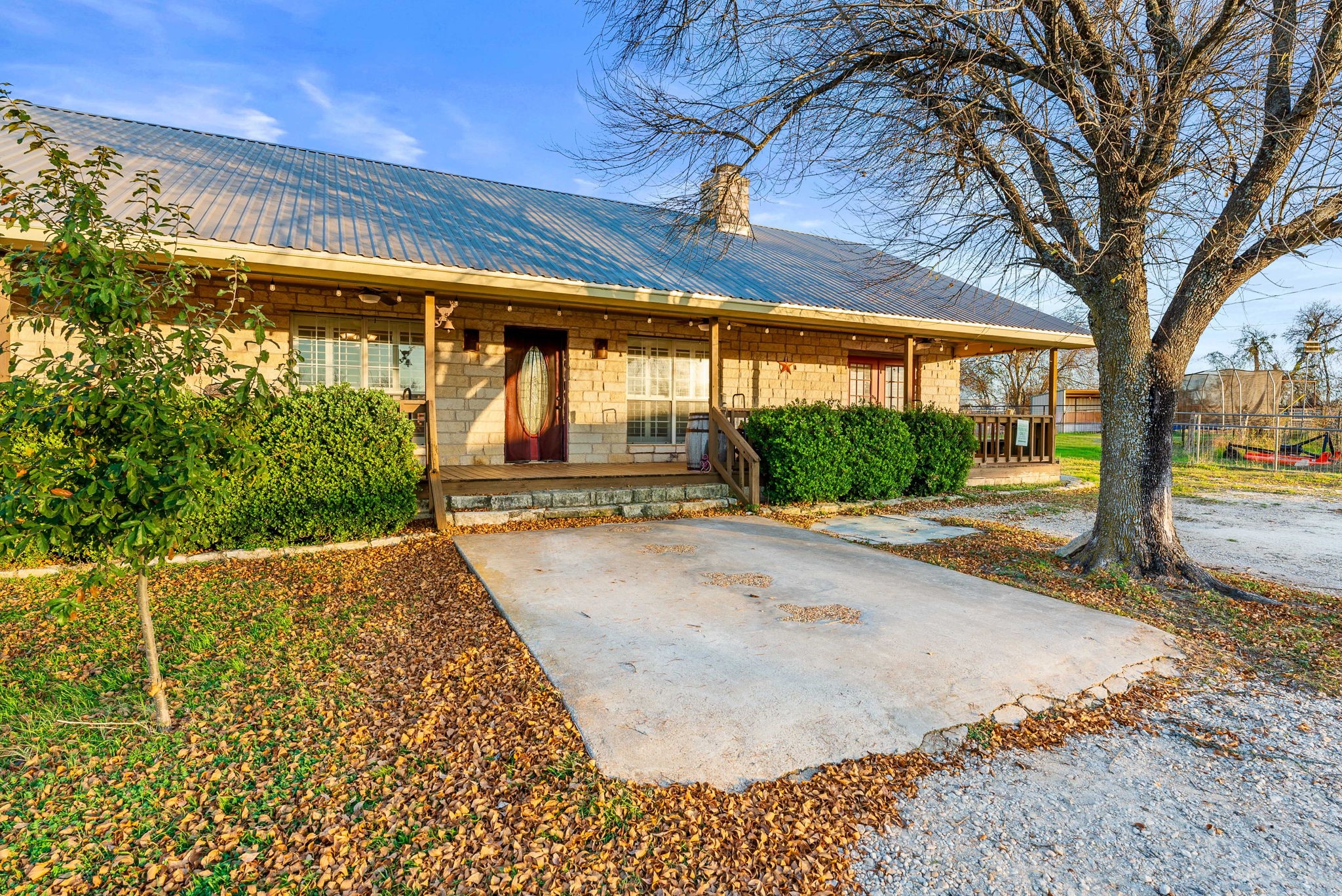 2700 Auction Barn Belton TX 76513