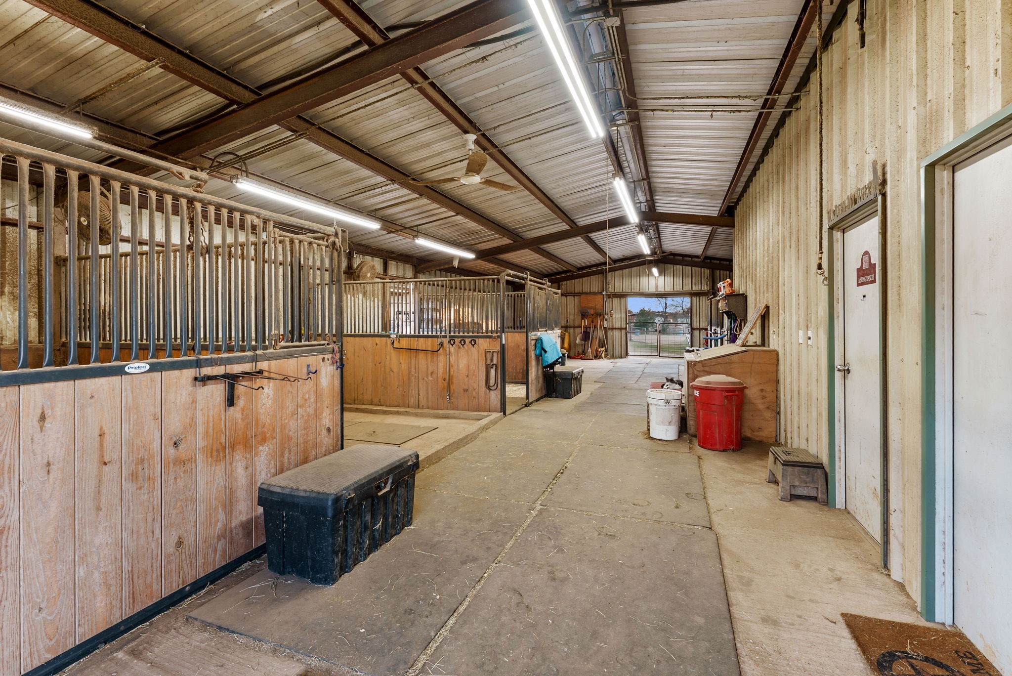 2700 Auction Barn Belton TX 76513