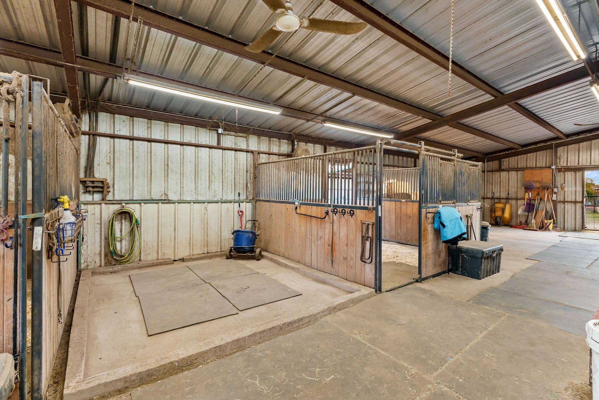 2700 Auction Barn Belton TX 76513