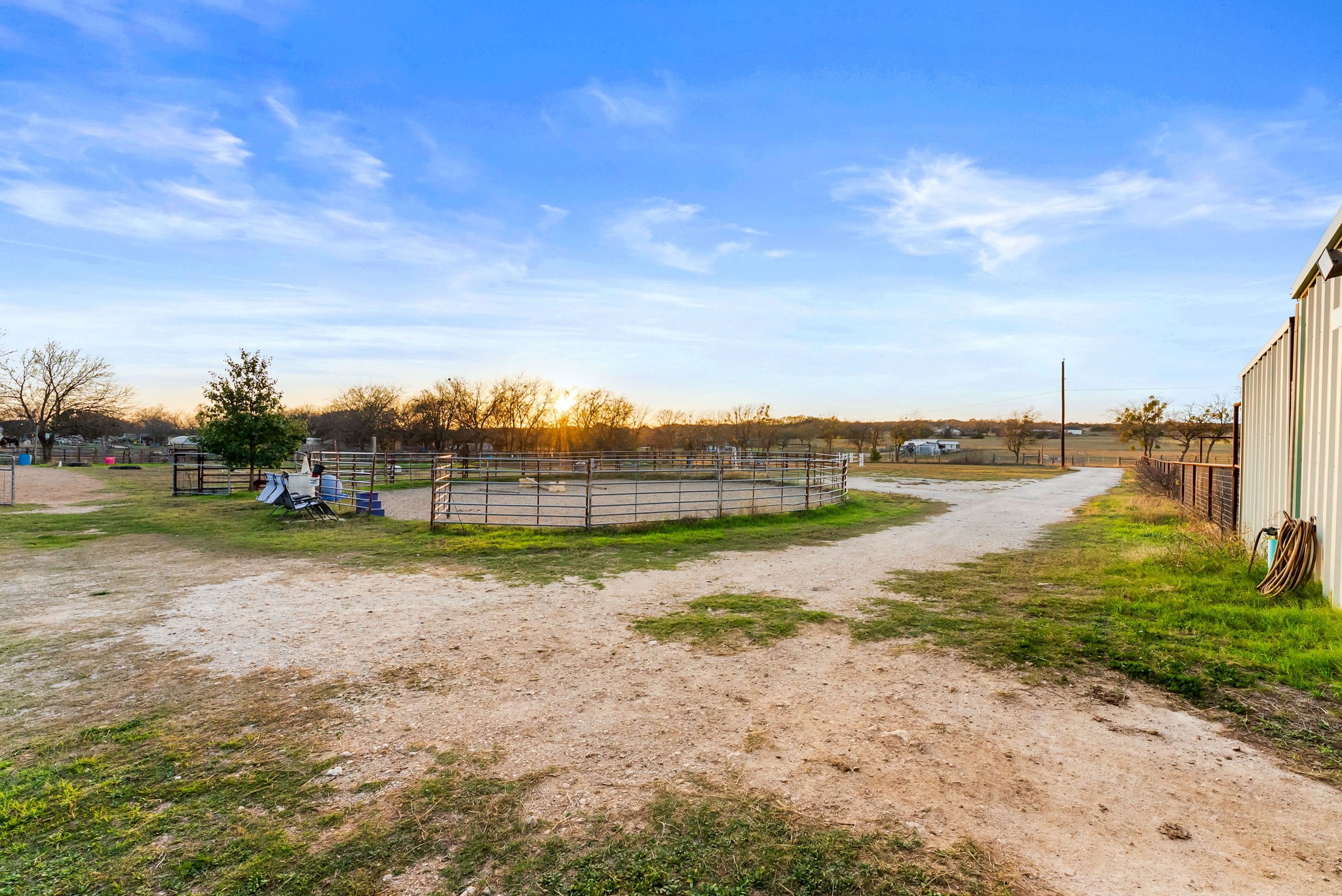2700 Auction Barn Belton TX 76513