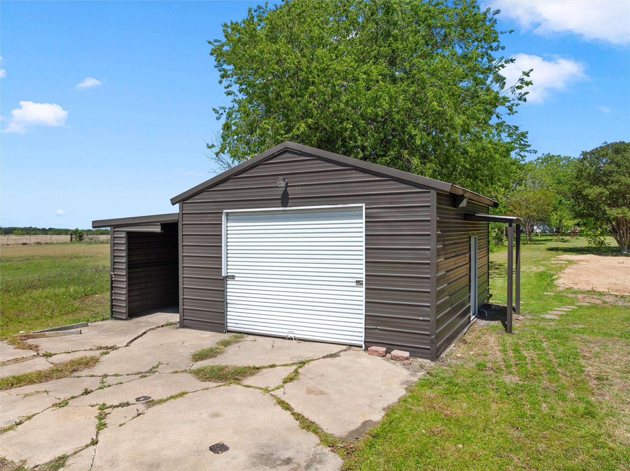 515 Iron Bridge Road Lorena TX 76655