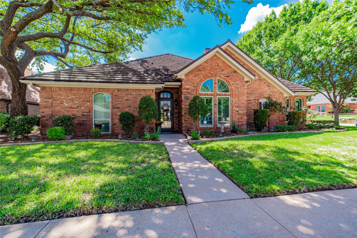 1800 Rollingwood Court Bedford TX 76021