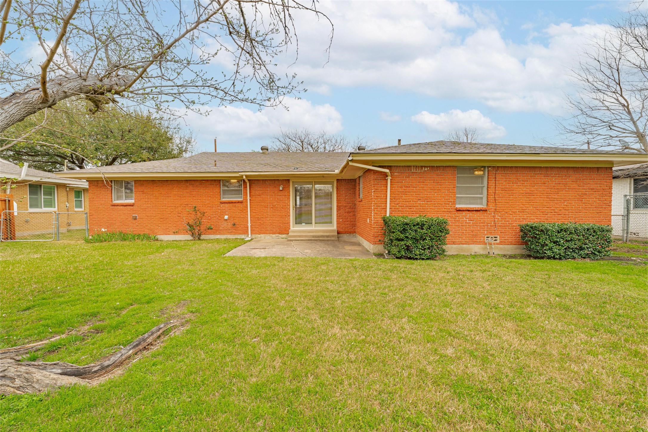 1206 Usher Street Benbrook TX 76126