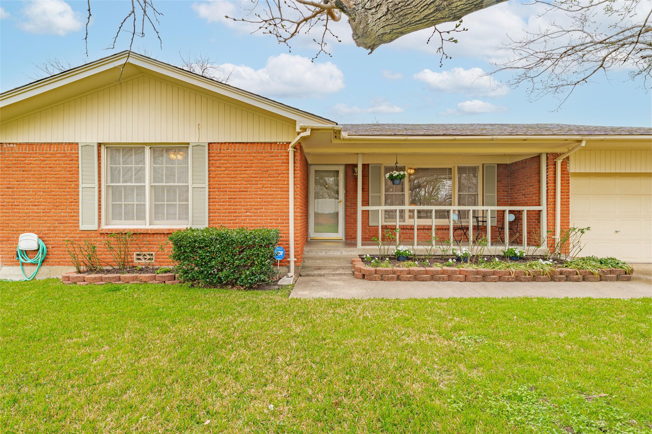 1206 Usher Street Benbrook TX 76126