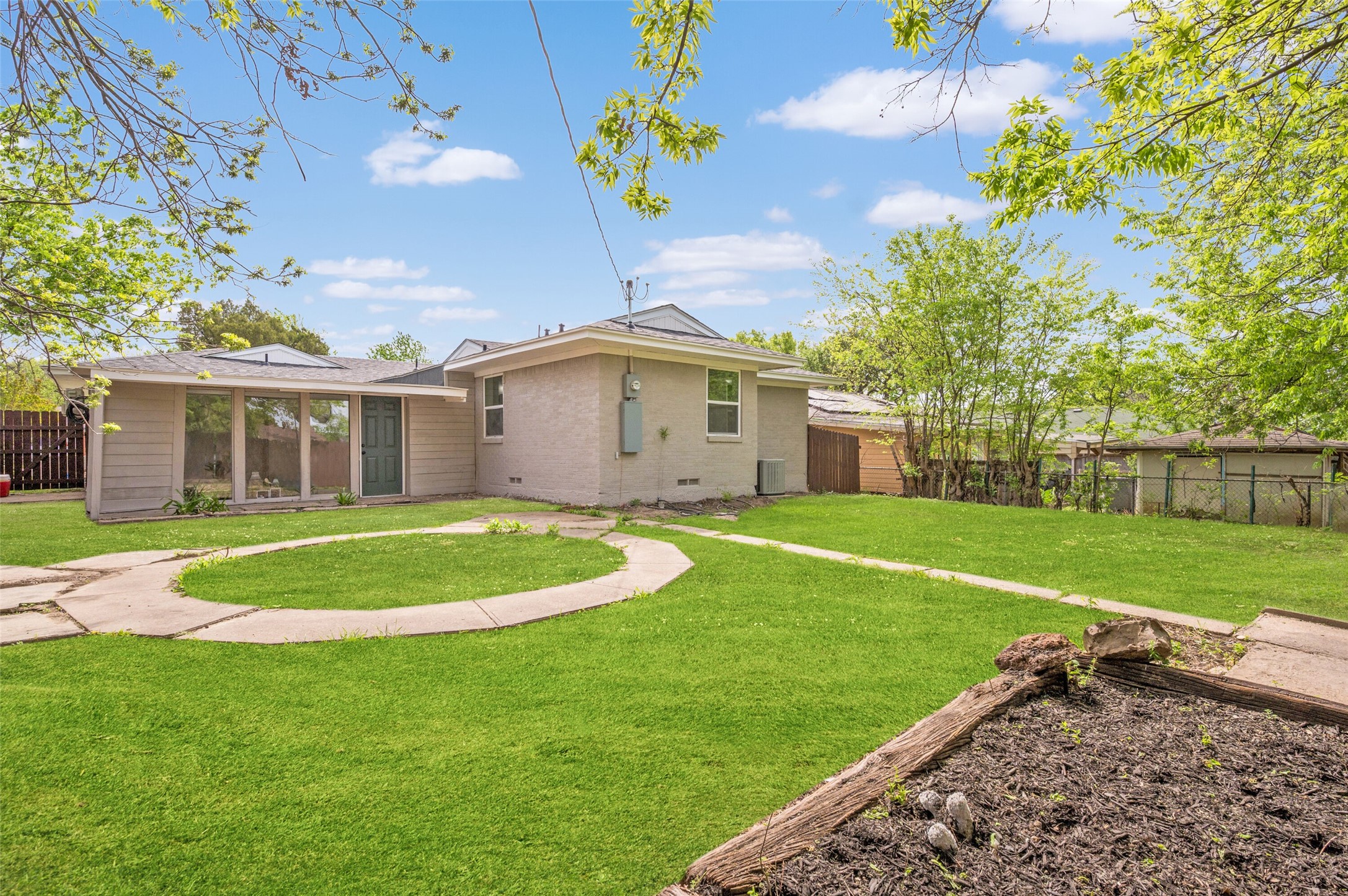10115 Goodyear Drive Dallas TX 75229