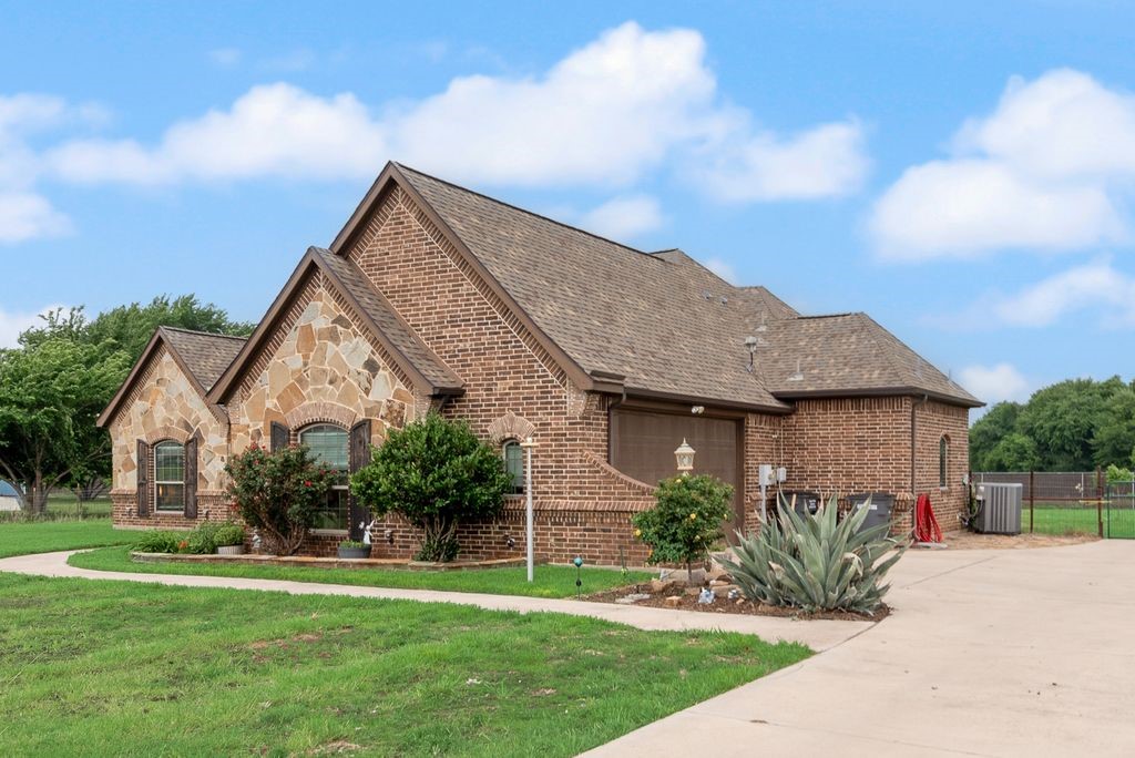 243 Miramar Circle Weatherford TX 76085