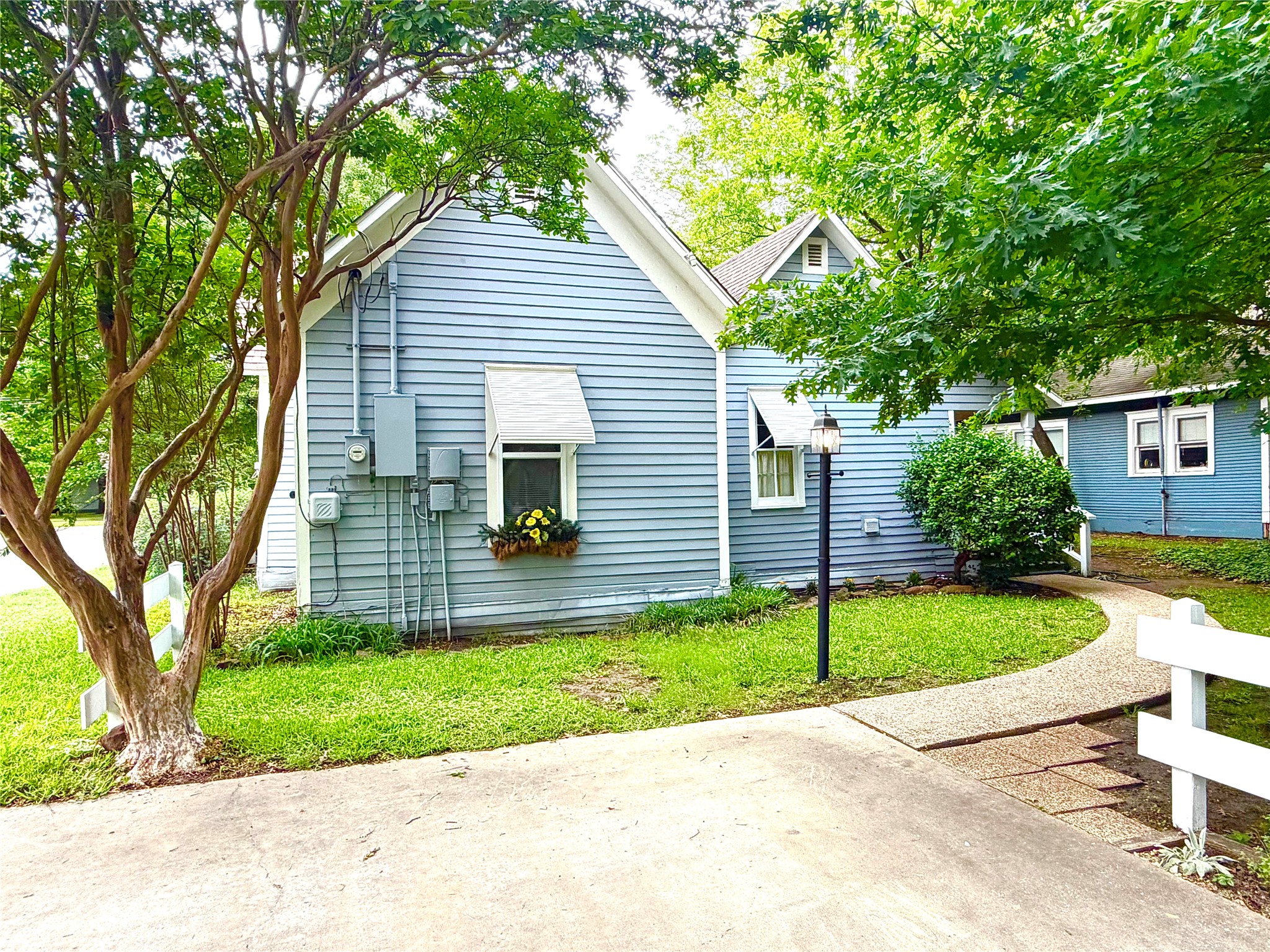 725 Bolivar Street Denton TX 76201