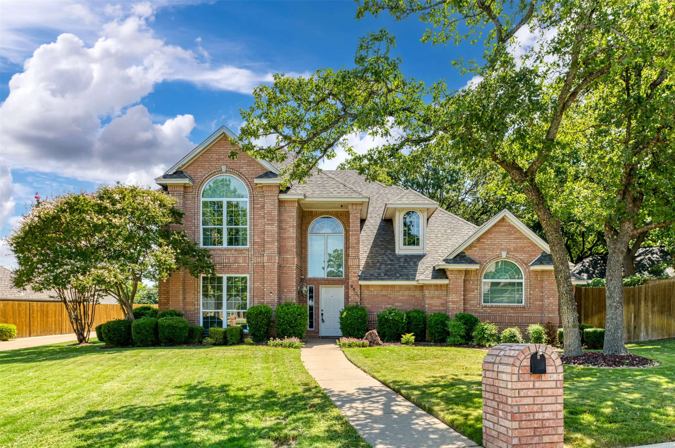 6901 Hunter Cove Drive Arlington TX 76001