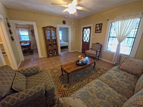 903 Cameron Avenue Dallas TX 75223