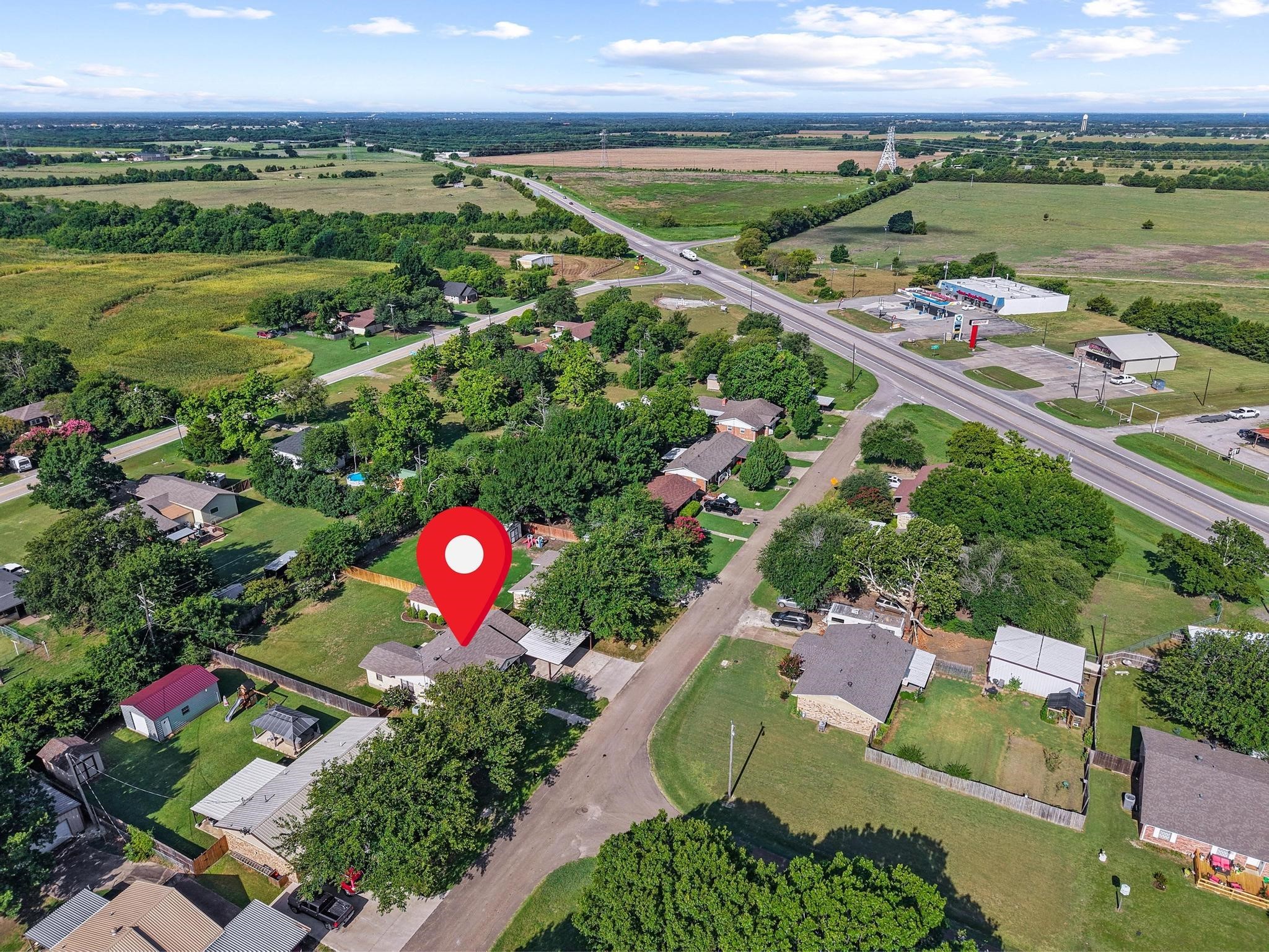 807 Texas Street Trenton TX 75490
