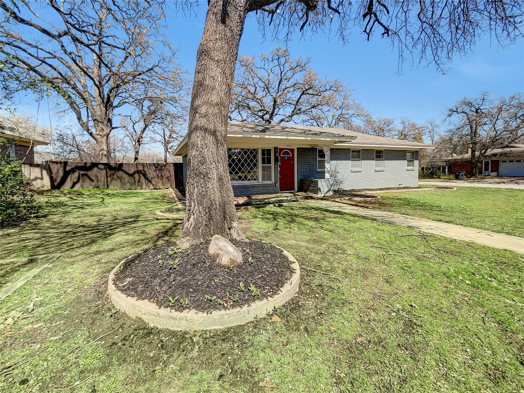 7145 Robinhood Lane Fort Worth TX 76112