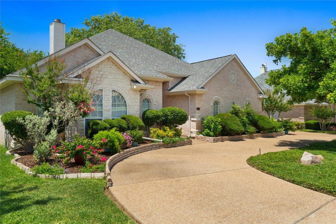 9948 Wandering Way Street Benbrook TX 76126