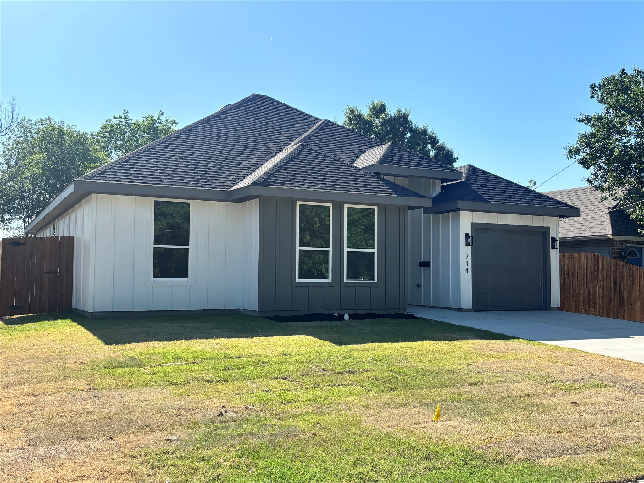 714 Rayenell Avenue Dallas TX 75217