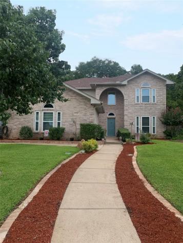 1239 Cross Creek Drive Kennedale TX 76060