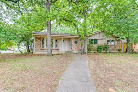 1001 Trailwood Drive Hurst TX 76053