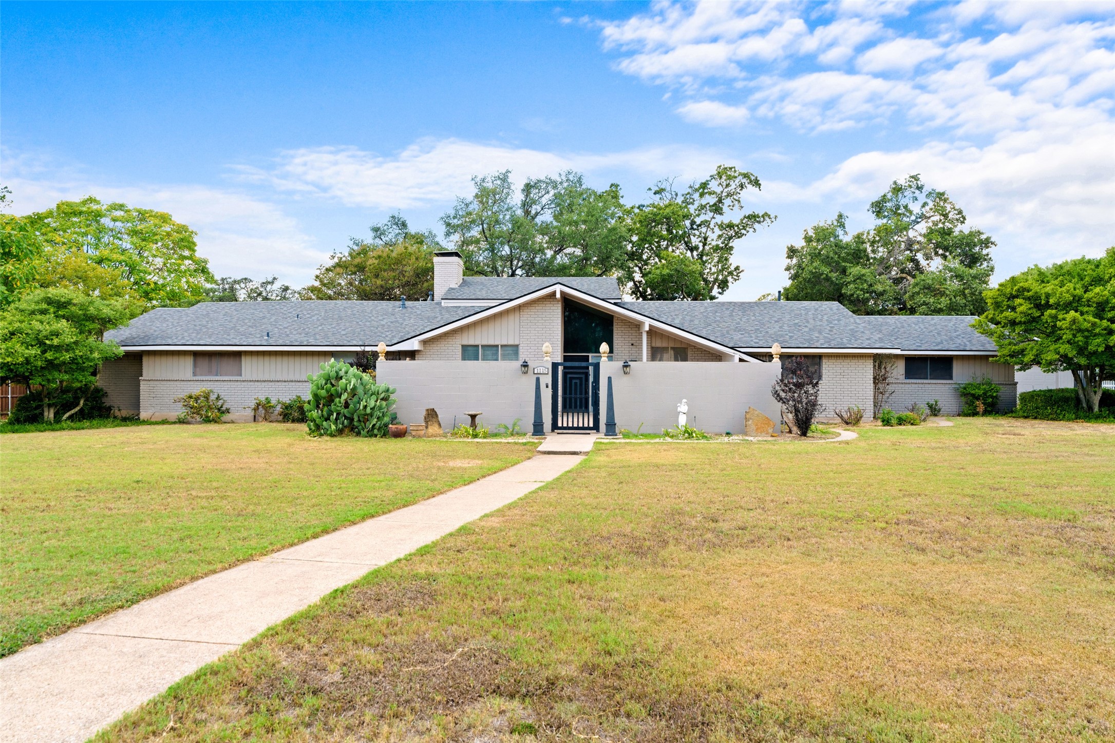 1115 S Greenstone Lane Duncanville TX 75137