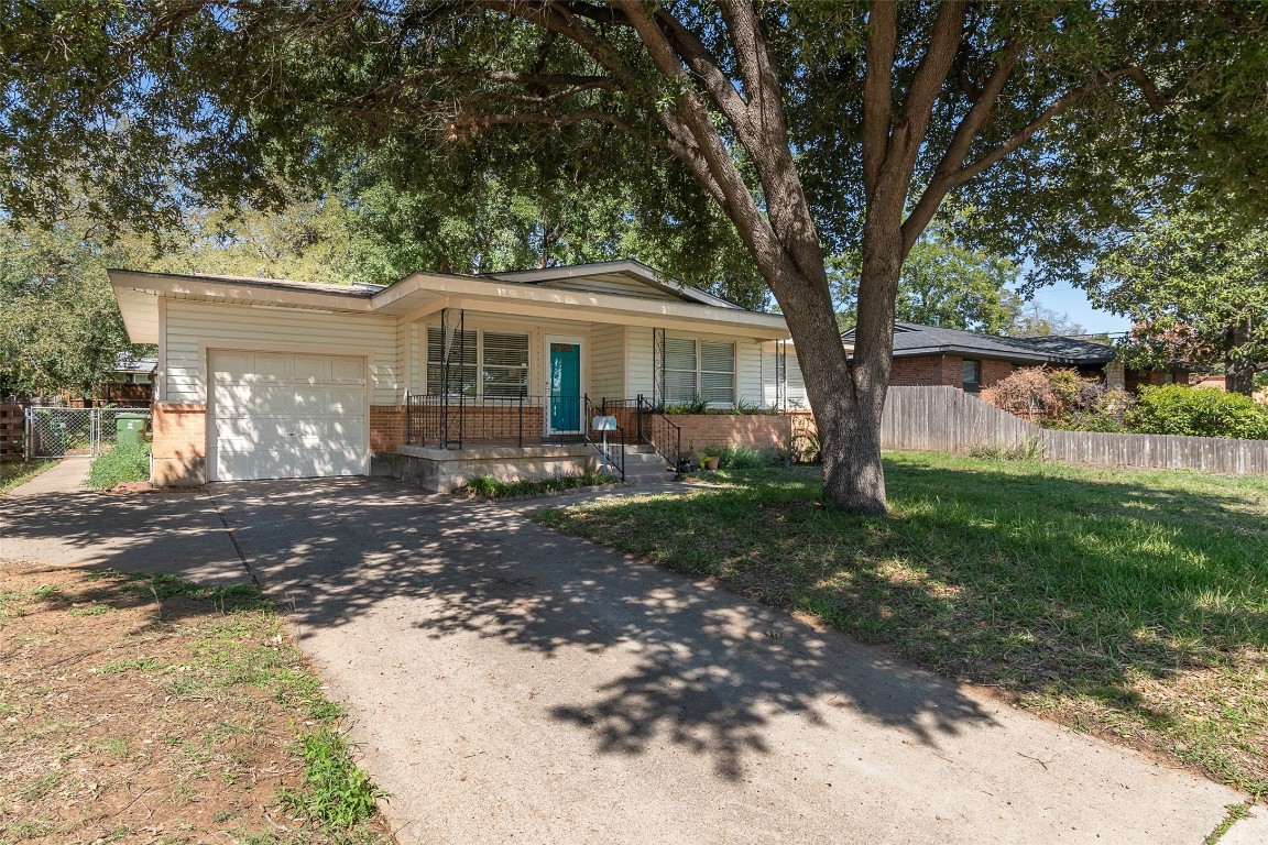 1203 W Lavender Lane Arlington TX 76013