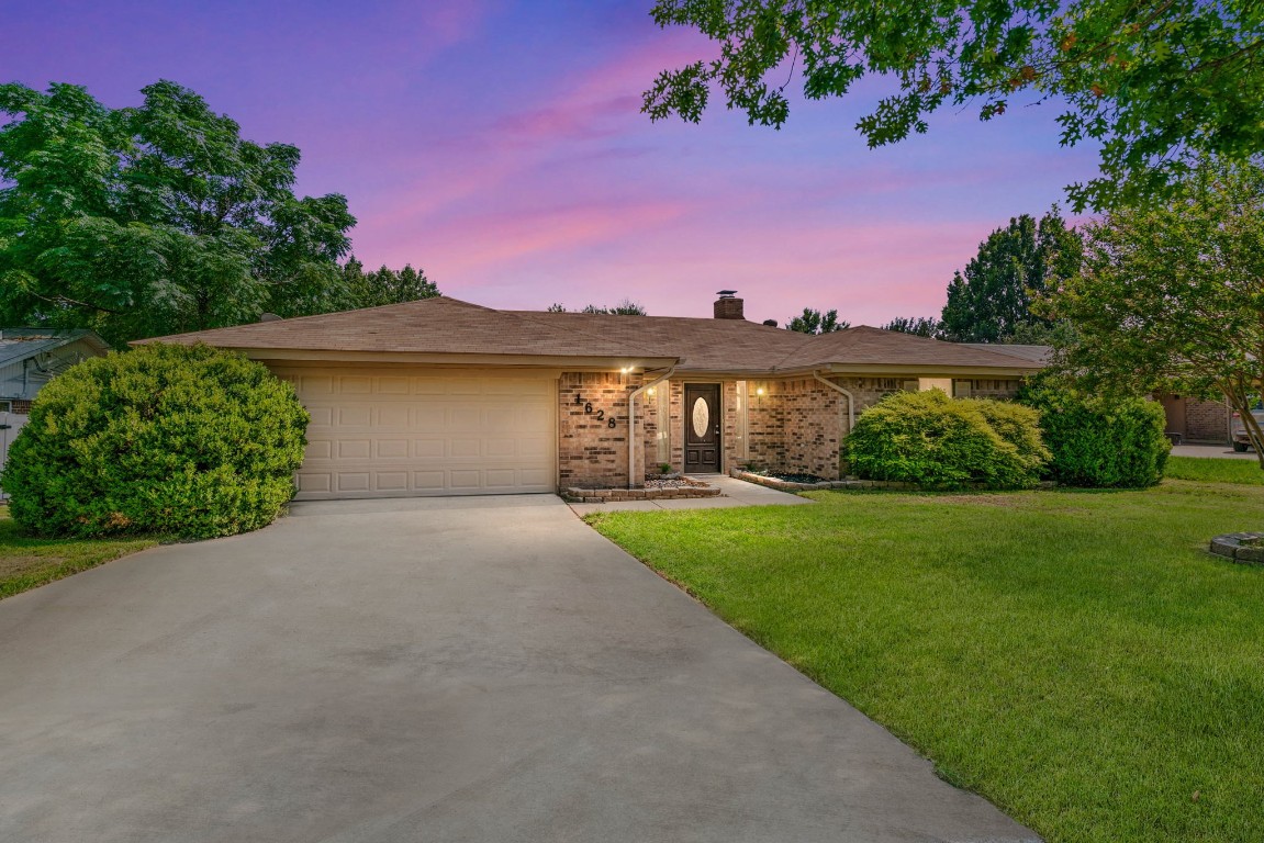1628 Edge Hill Road Benbrook TX 76126
