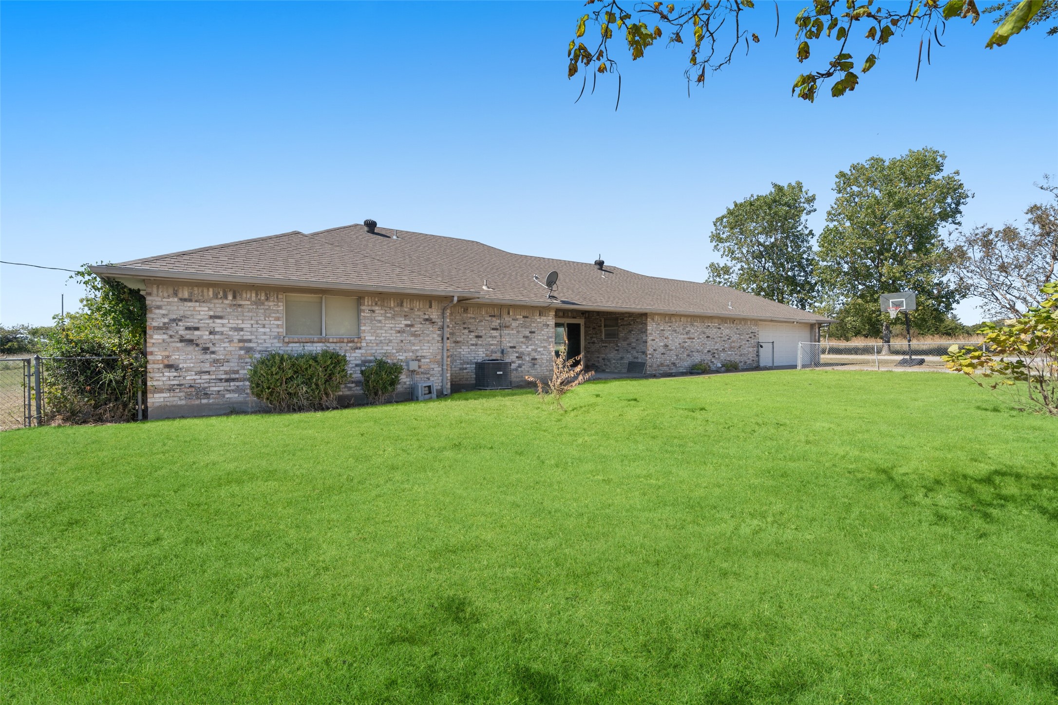 10492 Us Highway 69 Trenton TX 75490