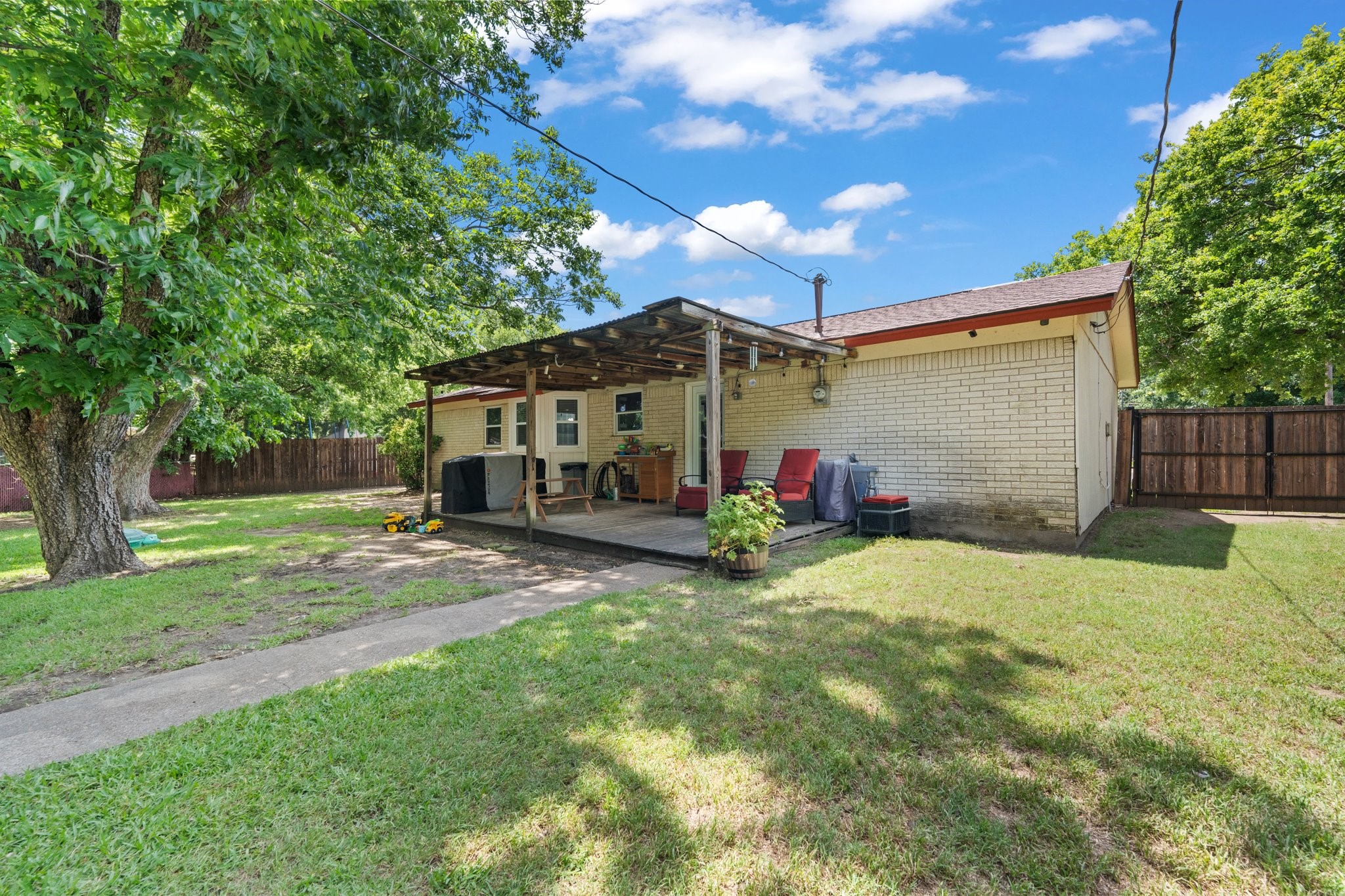 311 Robin Court Burleson TX 76028