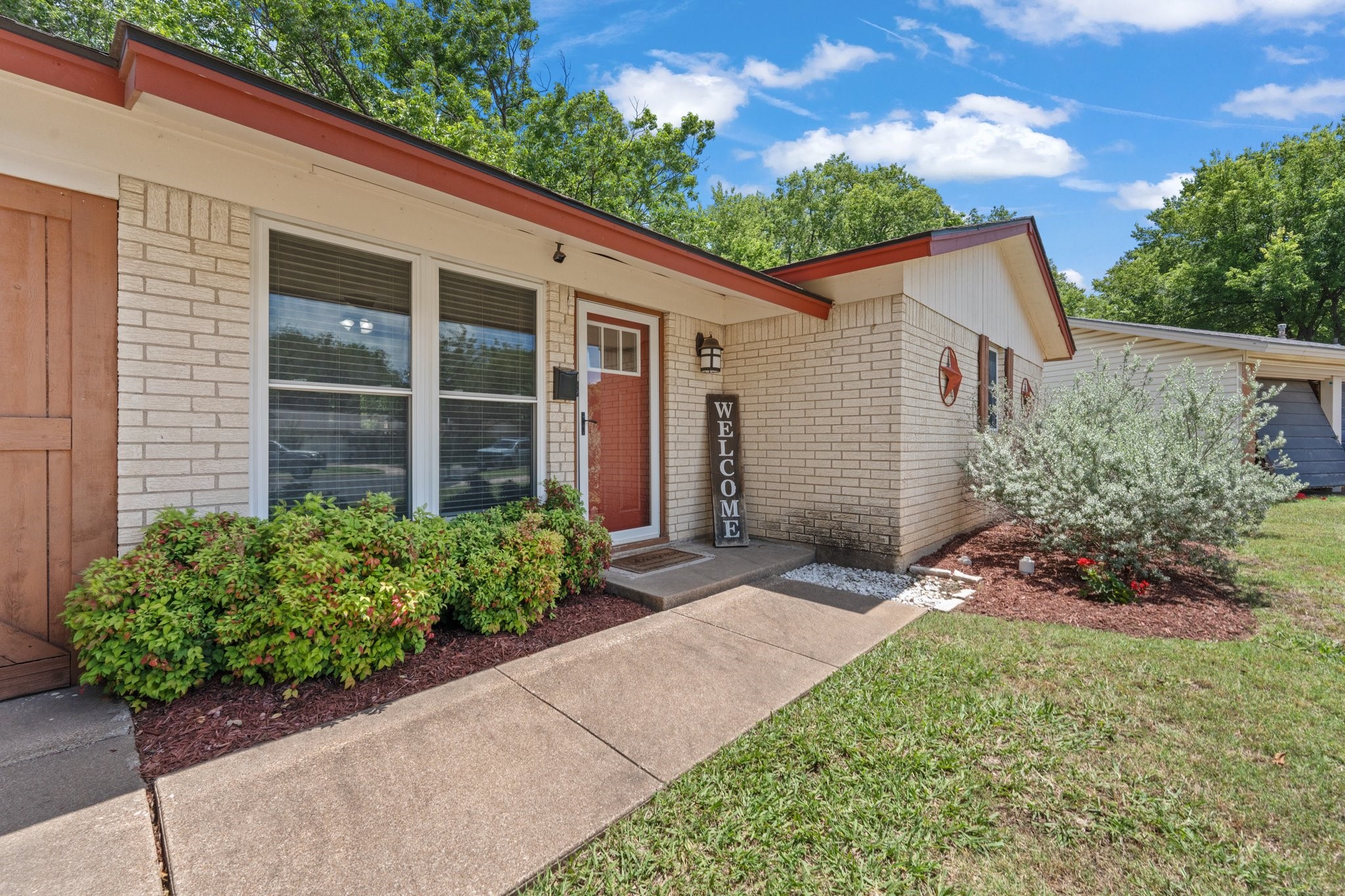 311 Robin Court Burleson TX 76028