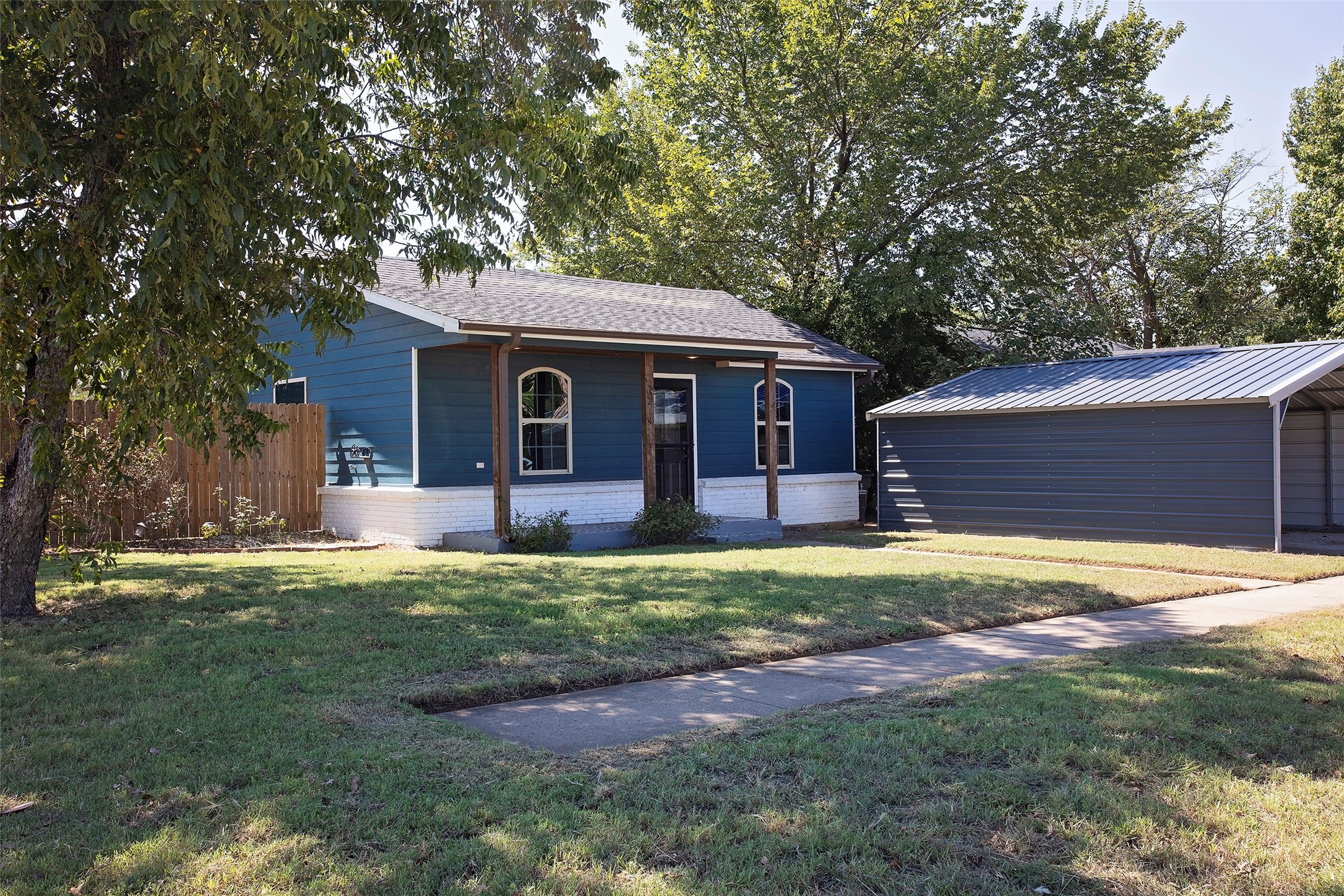 1214 3rd Street Graham TX 76450