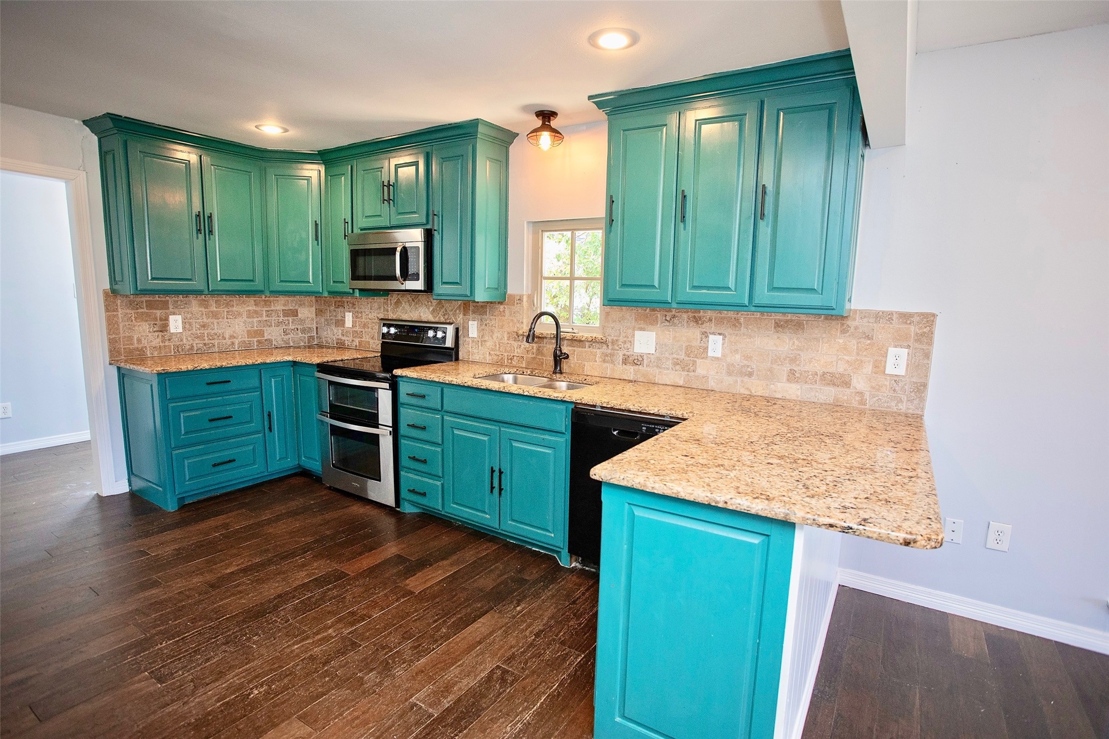 1214 3rd Street Graham TX 76450
