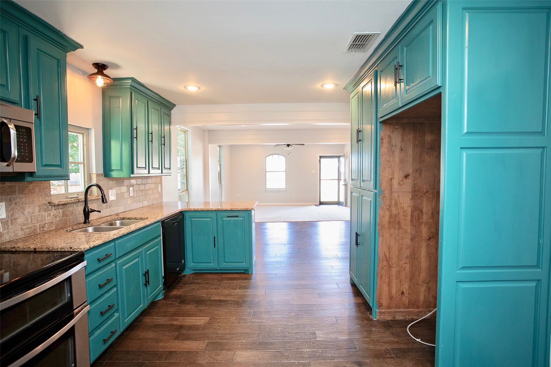 1214 3rd Street Graham TX 76450