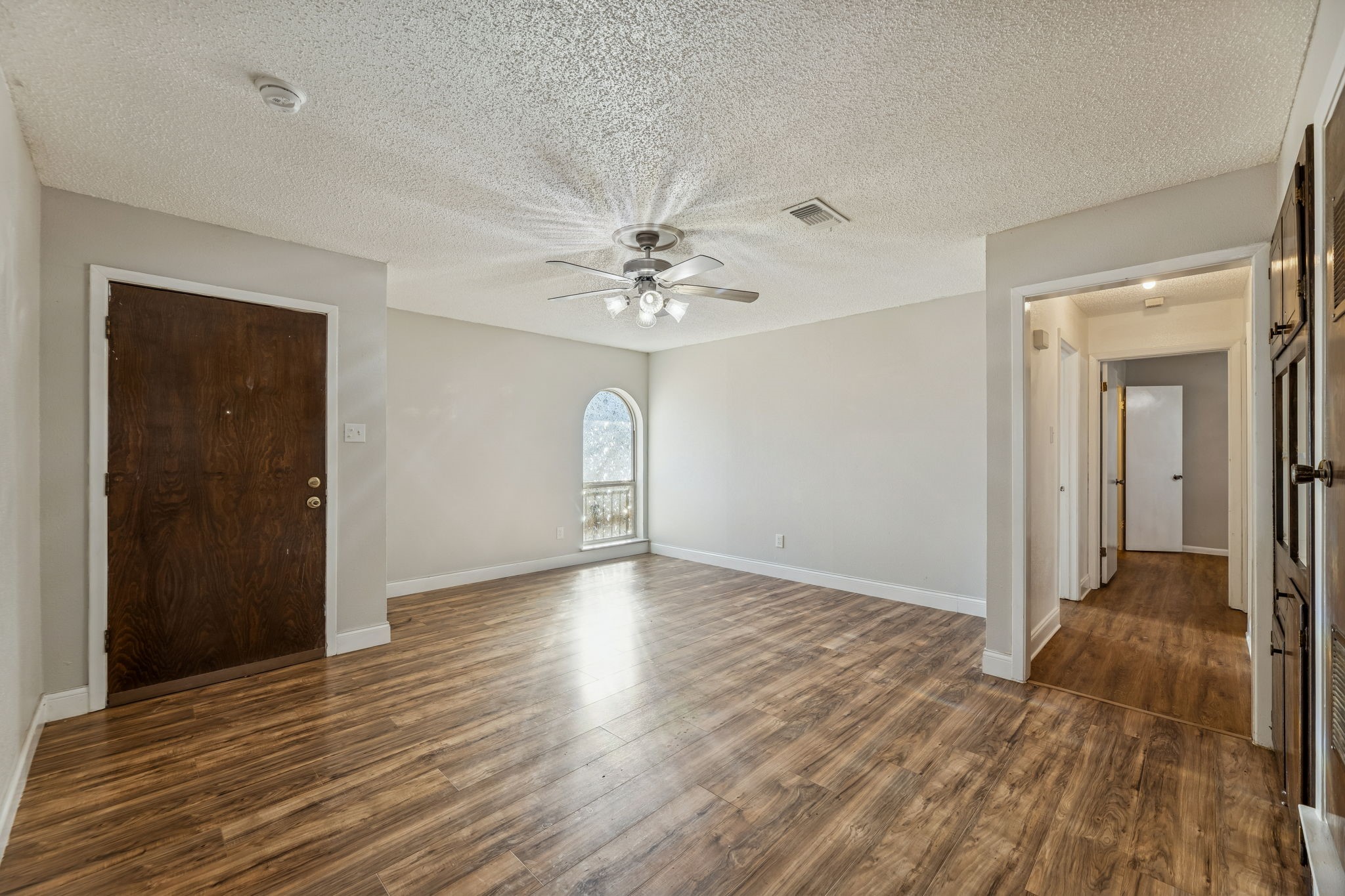 209 N Jarvis Lane Azle TX 76020