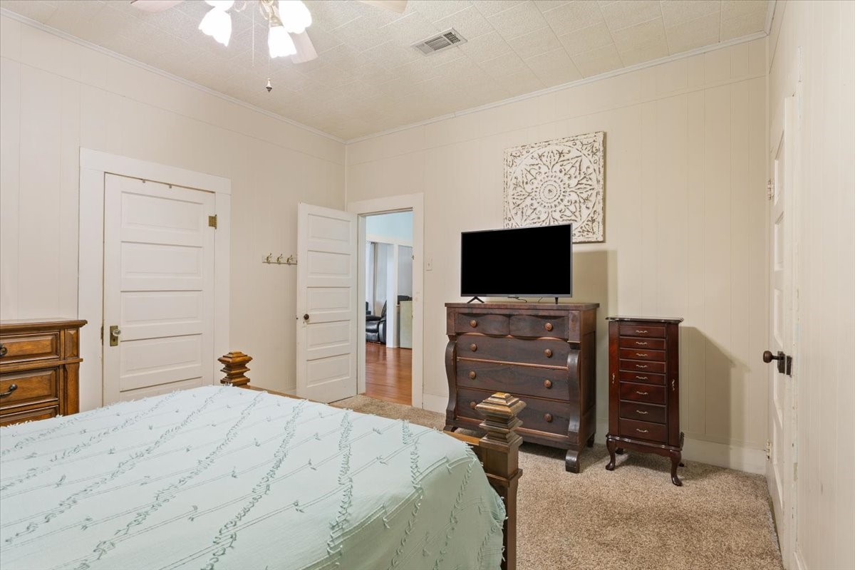 102 S Hogan Street Holland TX 76534