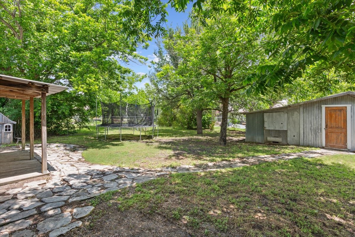 102 S Hogan Street Holland TX 76534