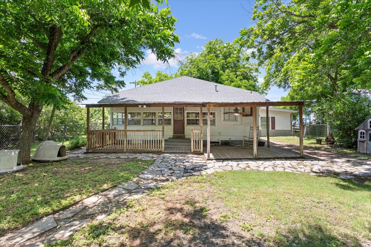 102 S Hogan Street Holland TX 76534