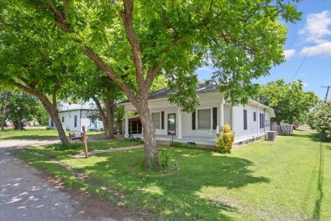 102 S Hogan Street Holland TX 76534