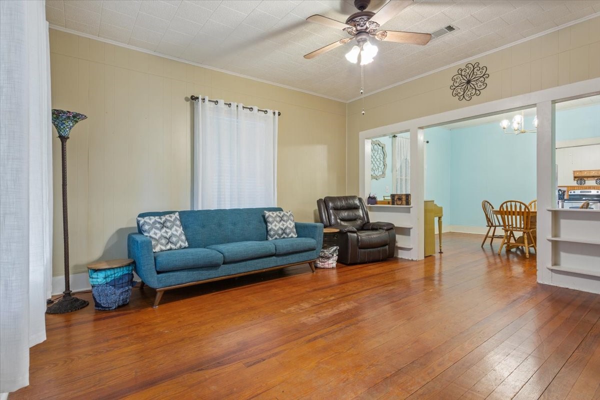 102 S Hogan Street Holland TX 76534