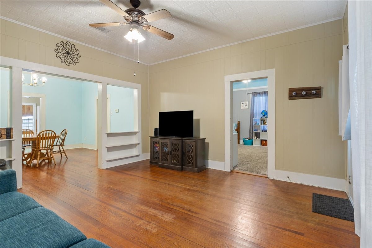 102 S Hogan Street Holland TX 76534