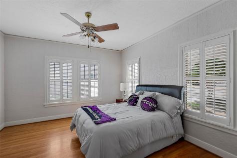 2563 S University Drive Fort Worth TX 76109