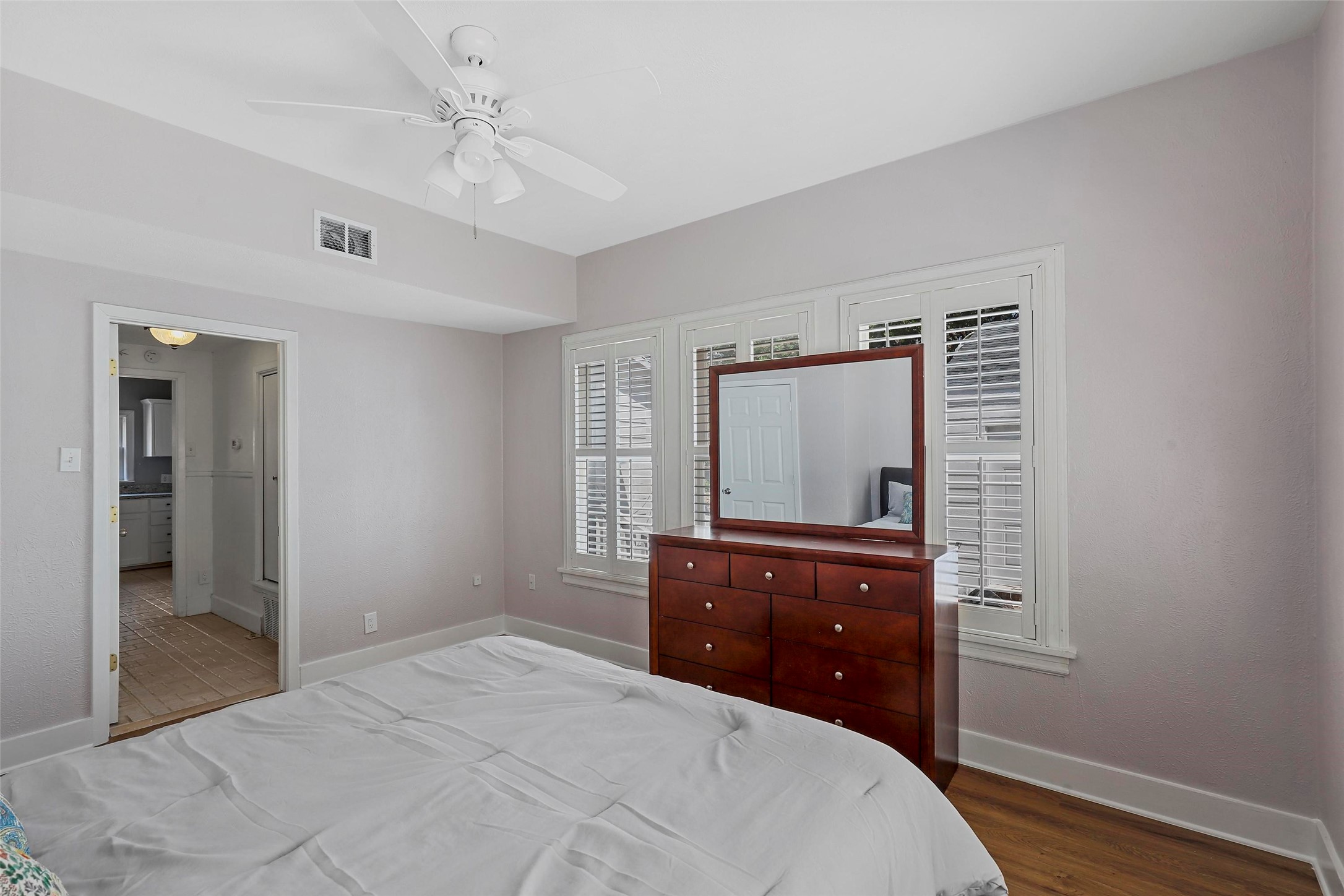 2563 S University Drive Fort Worth TX 76109