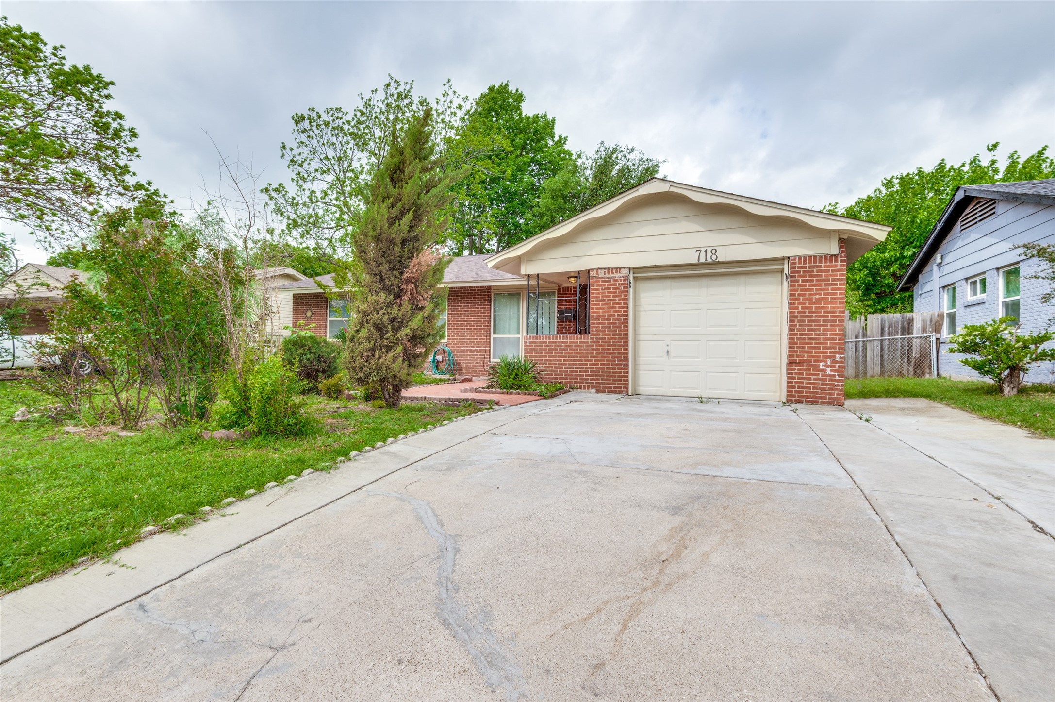 718 Susan Drive Arlington TX 76010
