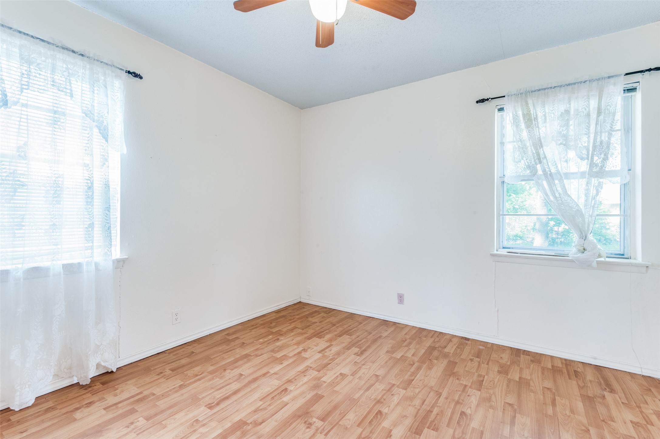 718 Susan Drive Arlington TX 76010