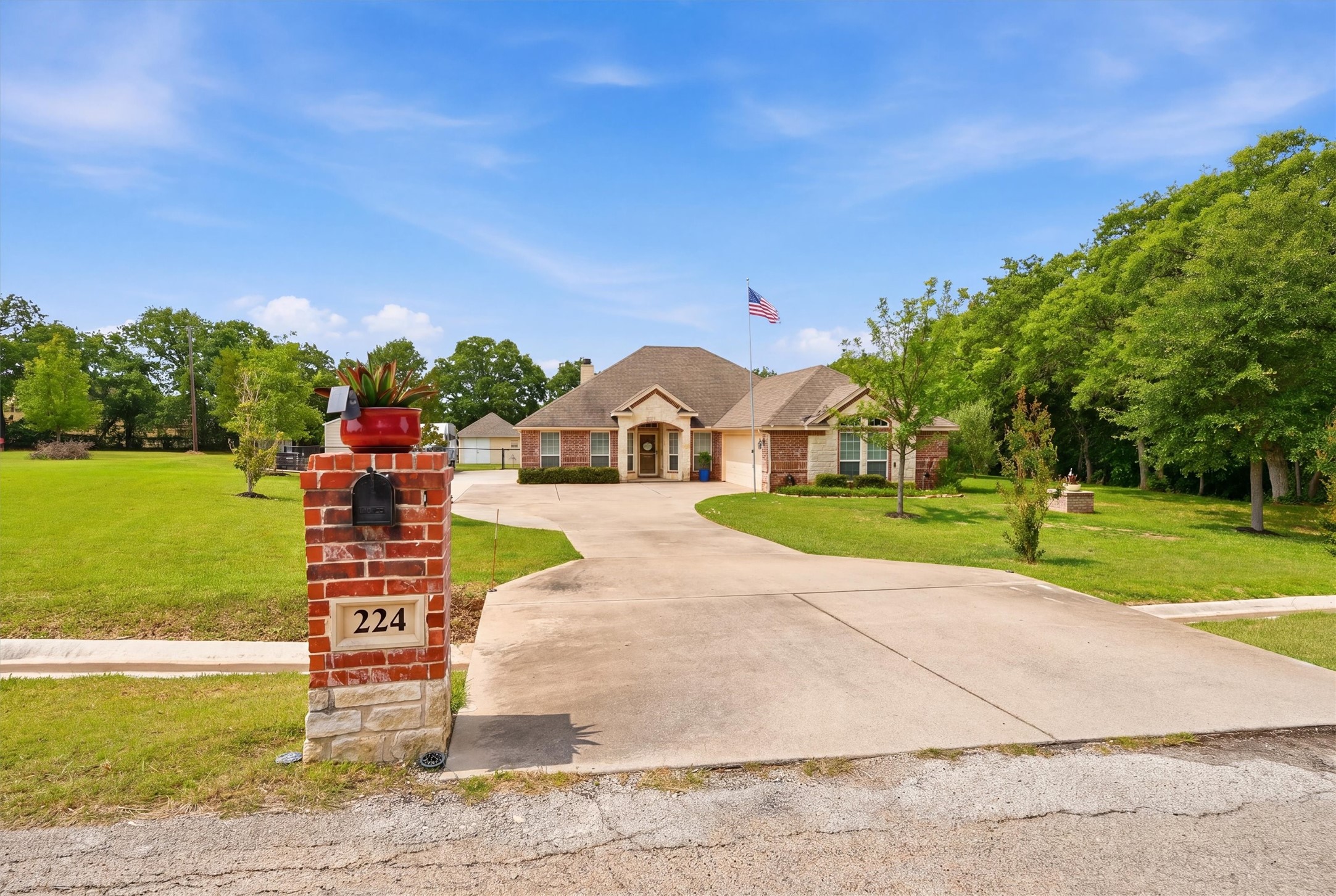 224 Hidden Creek Loop Weatherford TX 76085