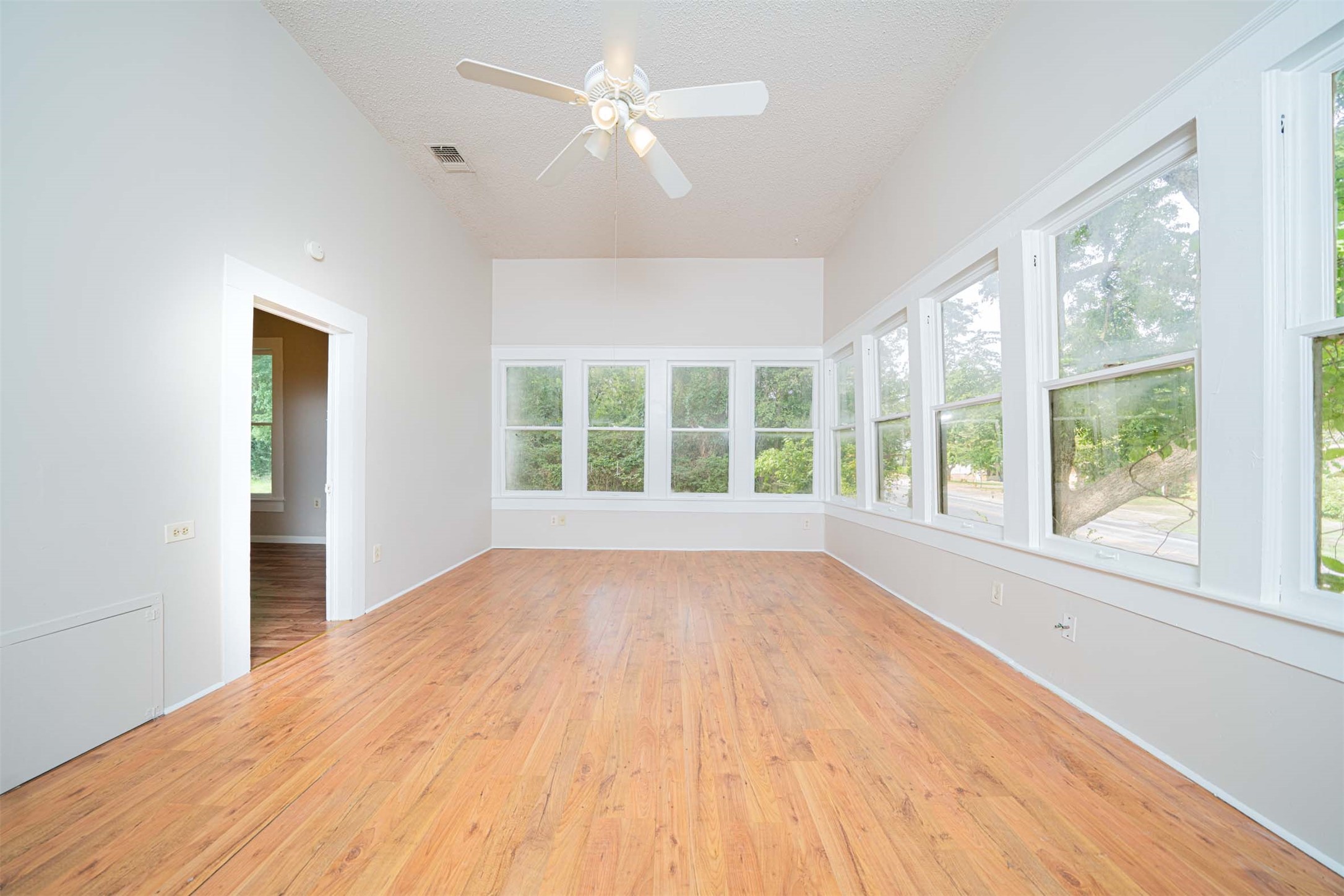 100 W Groves Street Big Sandy TX 75755