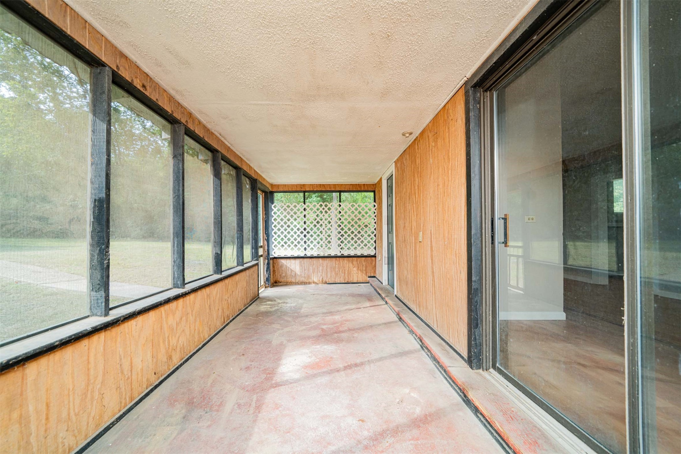 100 W Groves Street Big Sandy TX 75755