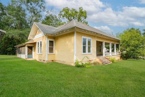 100 W Groves Street Big Sandy TX 75755