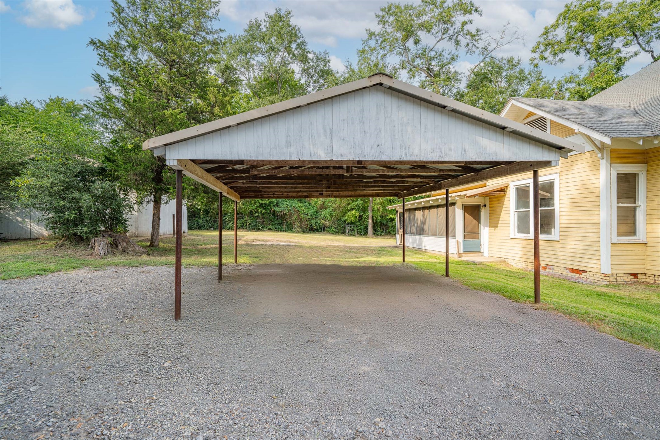 100 W Groves Street Big Sandy TX 75755
