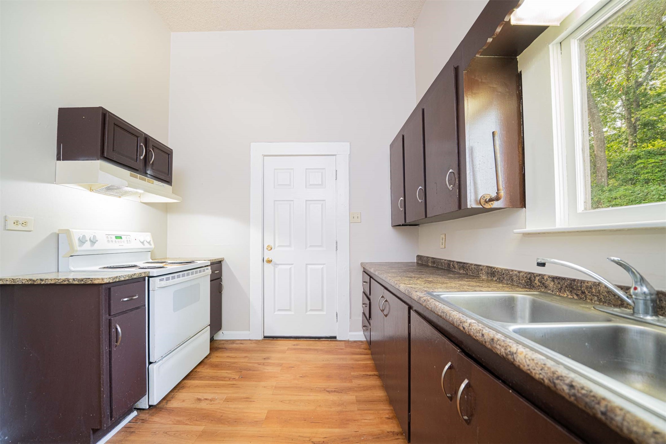 100 W Groves Street Big Sandy TX 75755