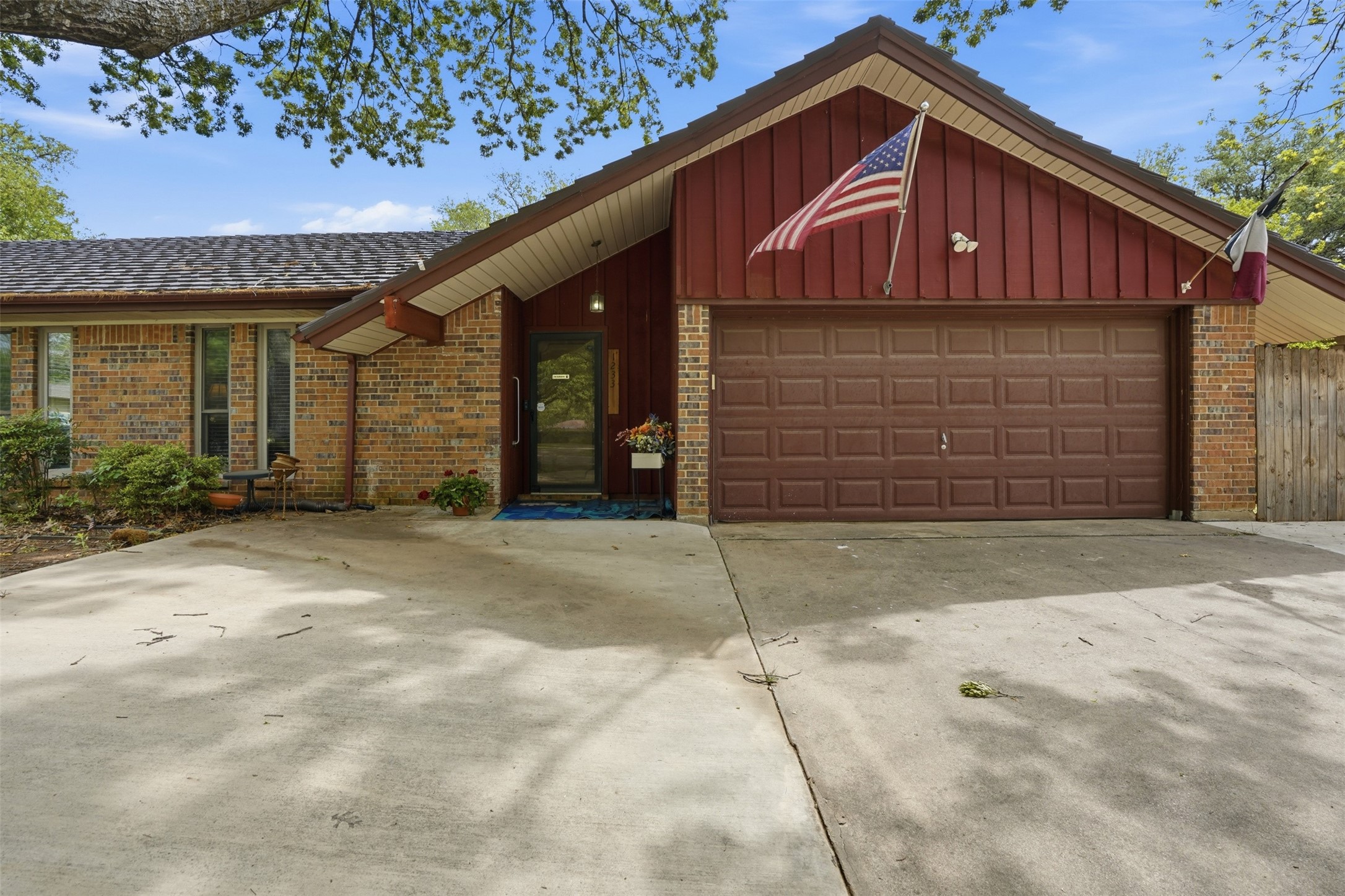 1233 Greenbriar Lane Cleburne TX 76033