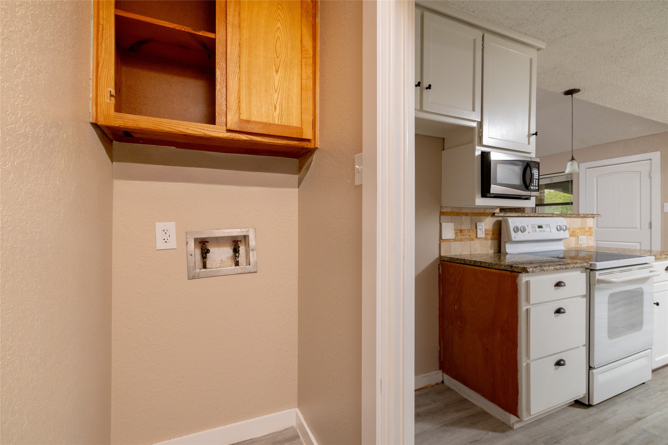 937 Springhill Drive Burleson TX 76028