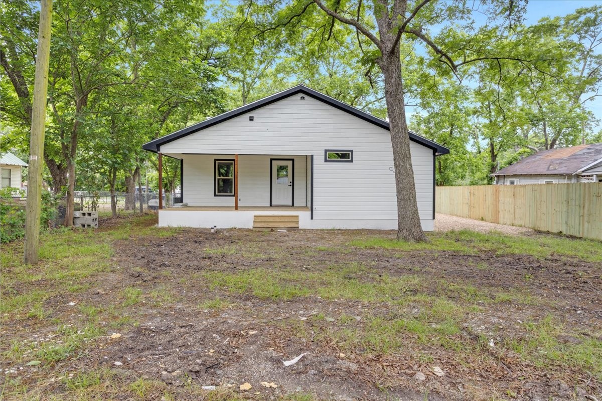 103 N Mill Street Savoy TX 75479