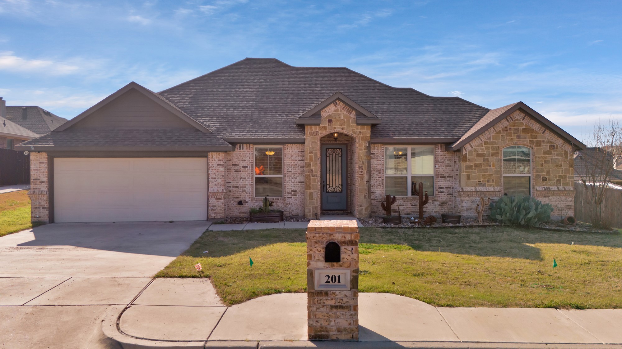 201 Emilie Court Weatherford TX 76087